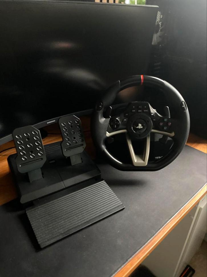 Hori Racing Wheel Apex RWA met pedalen, Spelcomputers en Games, Spelcomputers | Sony PlayStation Consoles | Accessoires, Zo goed als nieuw