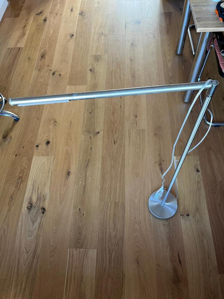 Staande LED lamp ~ gratis af te halen, Huis en Inrichting, Lampen | Vloerlampen, Gebruikt, 150 tot 200 cm, Metaal, Ophalen