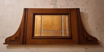 Prachtige spiegel in houten lijst met houtsnijwerk  beschikbaar voor biedingen