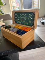 Theedoos + Kruidenthee van pukka - Nieuw!, Ophalen, Nieuw, Overige houtsoorten, Minder dan 50 cm