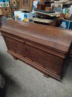 Antiek eiken kist 18e eeuw, 135 - 60 cm hg 84 cm, Ophalen