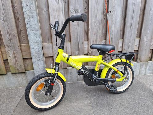 Loekie Snake 12 inch kinderfiets geel, Fietsen en Brommers, Fietsen | Kinderfietsjes, Zo goed als nieuw, Minder dan 16 inch, Zijwieltjes