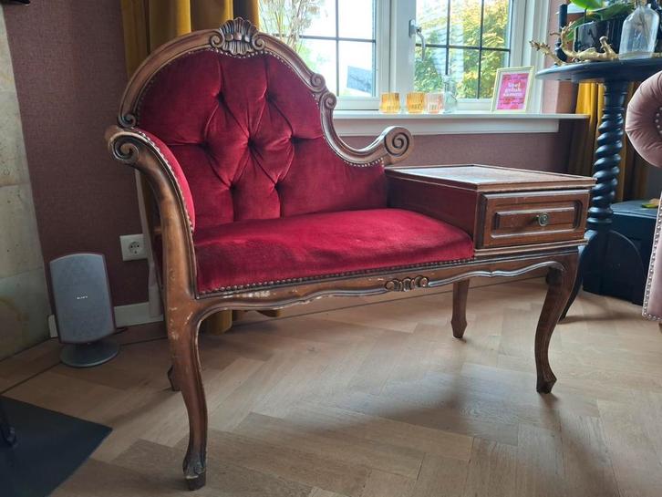 Antiek telefoonbankje met rode bekleding, Antiek en Kunst, Antiek | Meubels | Stoelen en Banken, Ophalen