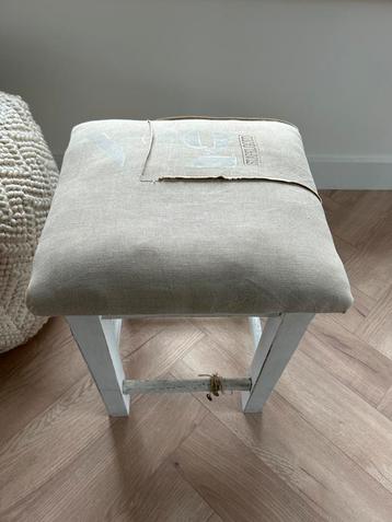 Brocante Krukje met Linnen Bekleding van het merk STAPELGOED beschikbaar voor biedingen