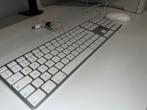 Apple toetsenbord met muis origineel, Toetsenbord en muis-set, Ophalen of Verzenden, Zo goed als nieuw, Qwerty