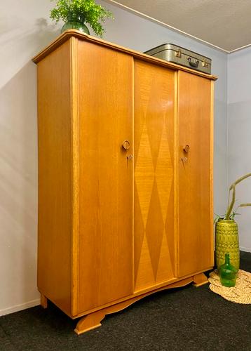 Vintage 3-deur kledingkast jaren 50/60 retro design kast oak beschikbaar voor biedingen