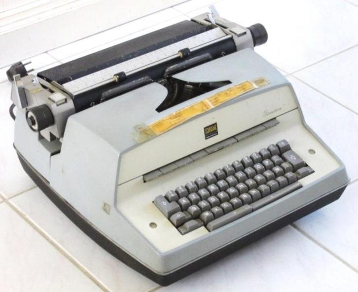 Oude electrische IBM typemachine - typewriter, Verzamelen, Retro, Huis en Inrichting, Verzenden