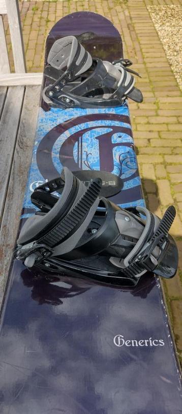 Generics snowboard + bindingen (volwassen) te koop! beschikbaar voor biedingen