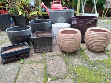 Diverse bloempotten  beschikbaar voor biedingen