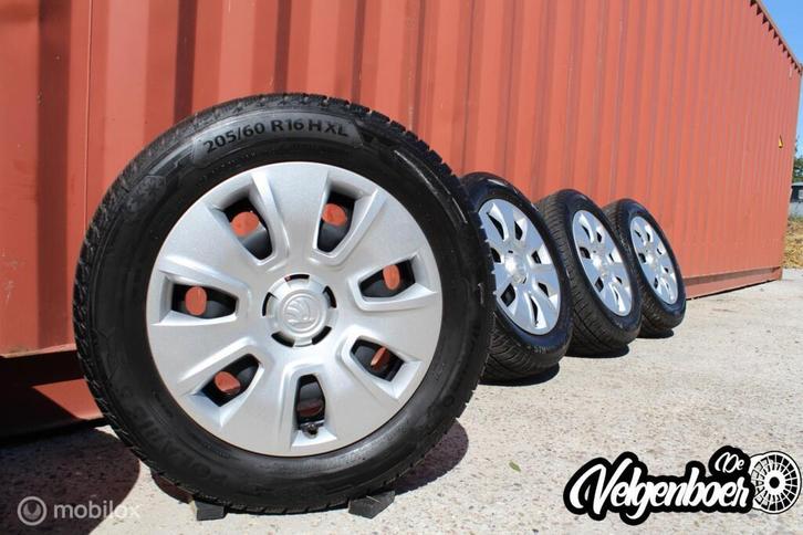 Skoda Kamiq velgen + Barum winterbanden | 7/7,5mm!, Auto-onderdelen, Banden en Velgen, Banden en Velgen, Winterbanden, 16 inch