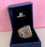 Mooie originele luxe ring van Swarovski met steentjes, Sieraden, Tassen en Uiterlijk, Ringen, Verzenden, Zo goed als nieuw, 17 tot 18