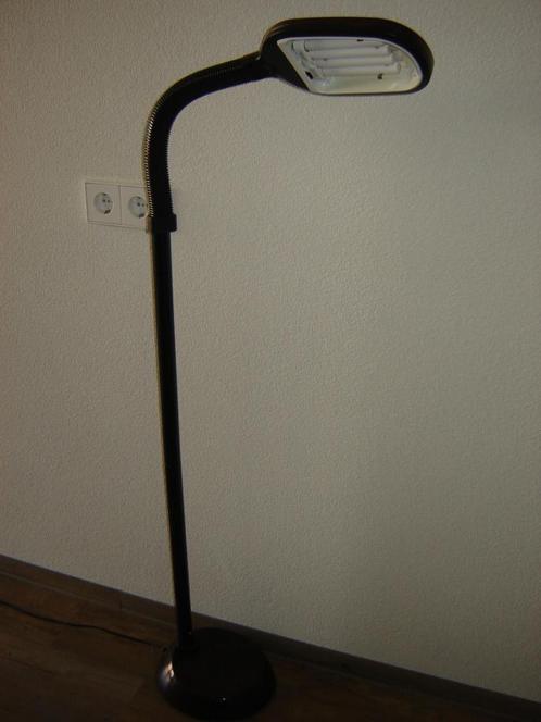 DAGLICHTLAMP !!!!!!, Huis en Inrichting, Lampen | Vloerlampen, Zo goed als nieuw, 100 tot 150 cm, Ophalen of Verzenden