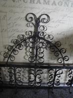 wandrekje metaal antiek, Tuin en Terras, Tuinwanddecoratie, Ophalen of Verzenden, Gebruikt