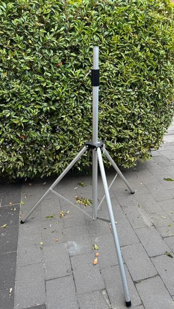 Lichtstatief beschikbaar voor biedingen