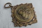 Antieke bronzen hanger met afbeelding Koningin  Juliana, Sieraden, Tassen en Uiterlijk, Verzenden, Brons, Hanger
