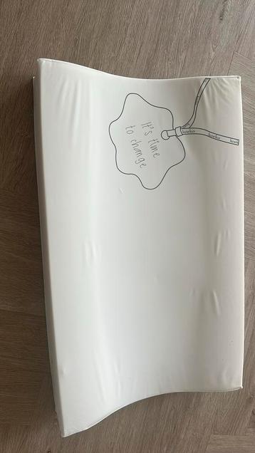 Aankleed kussen Koeka beschikbaar voor biedingen