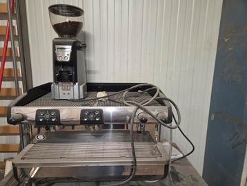 Professionele Horeca Espresso Machine + Molen beschikbaar voor biedingen