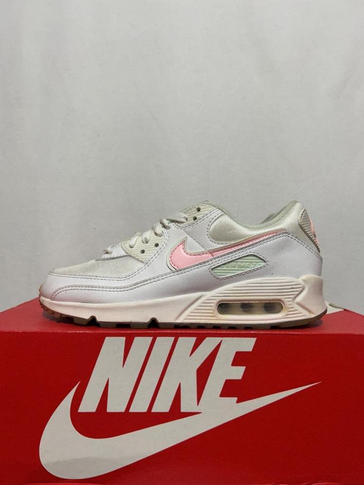 ALS NIEUW! Maat 38,5 - Nike Air Max 90 Artic Punch, Kleding | Dames, Schoenen, Zo goed als nieuw, Sneakers of Gympen, Overige kleuren