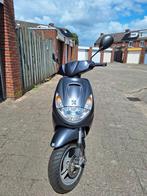 Peugeot vivacity 2 takt 2005 geel kenteken, Fietsen en Brommers, Scooters | Peugeot, Ophalen, Gebruikt, Vivacity