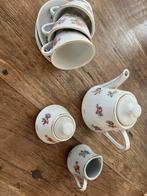 Vintage Porseleinen kinderservies met Bloemenmotief, Ophalen