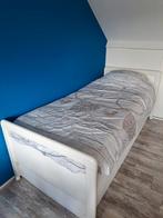 Eenpersoonsbed 2.10m lang, Huis en Inrichting, Slaapkamer | Bedden, Ophalen, Eenpersoons, Hout, 100 cm