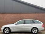 Mercedes-Benz C-Klasse Combi 180 K. AVANTGARDE | NL-AUTO!, Auto's, Mercedes-Benz, Automaat, Achterwielaandrijving, Zwart, Origineel Nederlands