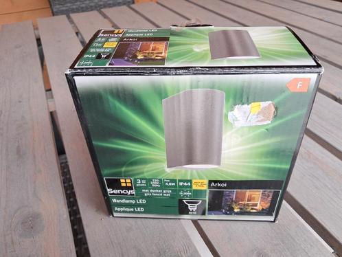 Sencys Arkoi Wandlamp LED - Nieuw in doos, Huis en Inrichting, Lampen | Wandlampen, Nieuw, Metaal, Ophalen of Verzenden