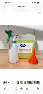 Pallethandel 100 jerrycans op een pallet. Multicleaner, Ophalen, Schoonmaakmiddel