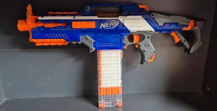 Nerf Collectie - Zo Goed Als Nieuw!, Kinderen en Baby's, Speelgoed | Buiten | Actiespeelgoed, Zo goed als nieuw, Ophalen
