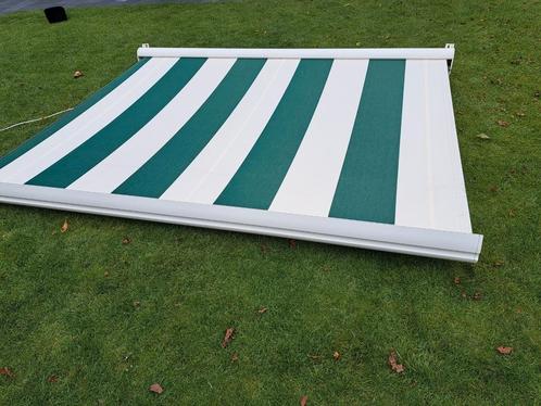 NIEUW showroommodel 2,9 BREED elektrisch chique 2,9x2,5, Tuin en Terras, Zonneschermen, Zo goed als nieuw, Knikarmscherm, 150 tot 300 cm