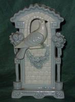 Antiek porseleinen vaasje met duif, Antiek en Kunst, Antiek | Porselein, Ophalen of Verzenden