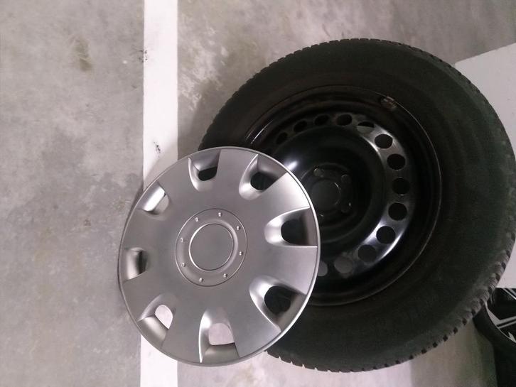 Winterbanden, Auto-onderdelen, Banden en Velgen, Banden en Velgen, Winterbanden, 16 inch, 215 mm, Personenwagen, Gebruikt, Ophalen