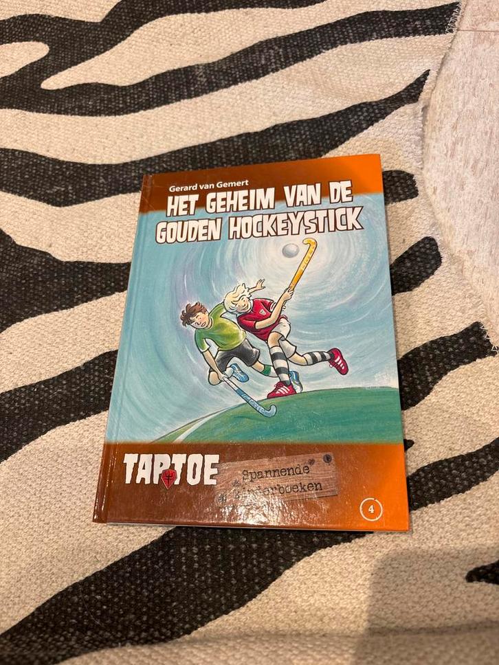 Het geheim van de gouden hockeystick, Boeken, Kinderboeken | Jeugd | onder 10 jaar, Gelezen, Fictie algemeen, Ophalen of Verzenden