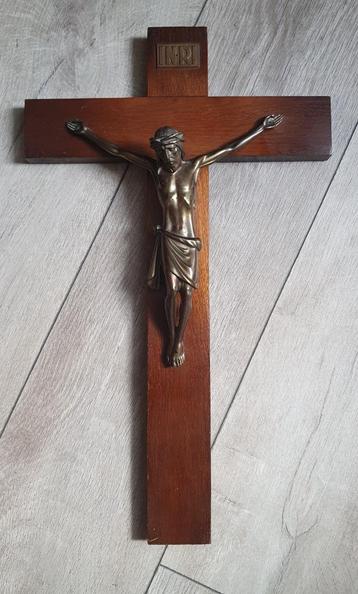 Crucifix (Jesus aan het Kruis) beschikbaar voor biedingen