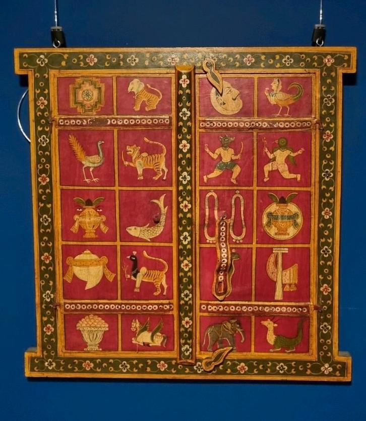 Handbeschilderd hindu raamluik met mythische mens-dieren, Antiek en Kunst, Kunst | Niet-Westerse kunst, Ophalen of Verzenden