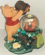 Winnie de Poeh met Knorretje Snowglobe / Sneeuwbol, Verzamelen, Winnie de Poeh of vrienden, Gebruikt, Ophalen of Verzenden, Beeldje of Figuurtje