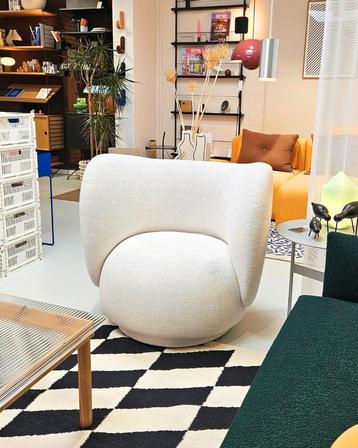 Ferm Living Rico Lounge Chair swivel showmodel bouclé beschikbaar voor biedingen