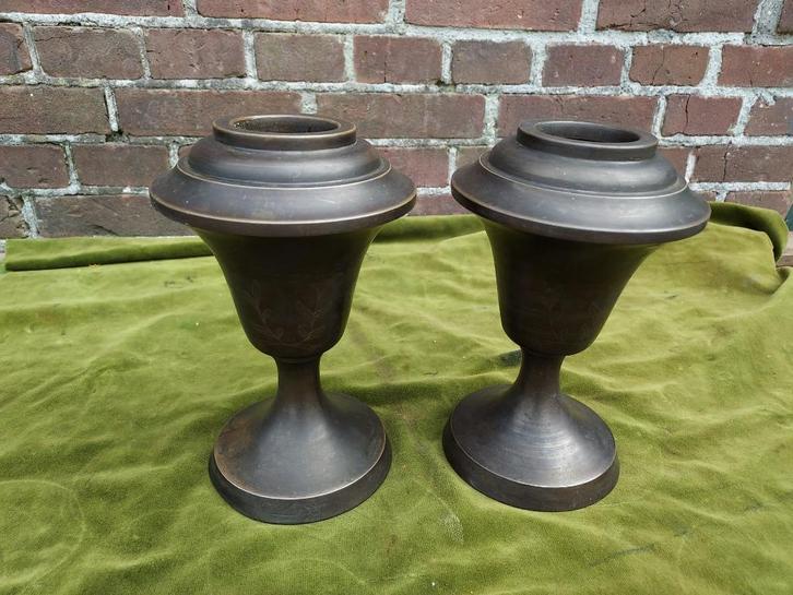 Set van 2 brons gepatineerde bokaalvormige vazen., Antiek en Kunst, Antiek | Koper en Brons, Koper, Verzenden