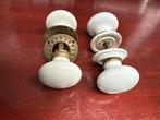 Twee sets antieke witte porseleinen deurklinken, Ophalen of Verzenden, Gebruikt, Overige materialen, Klink of Kruk