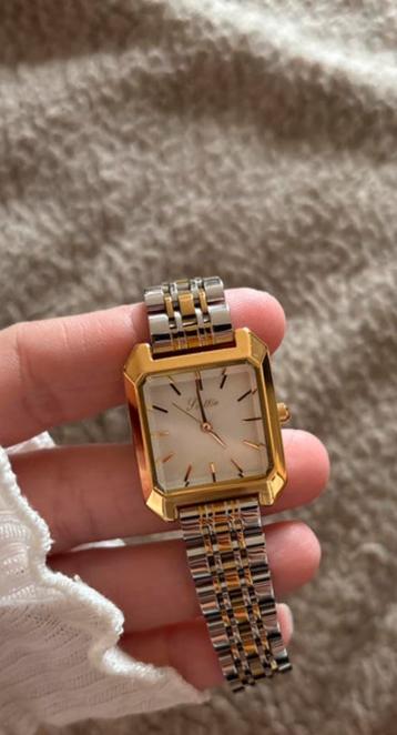 Dames horloge beschikbaar voor biedingen