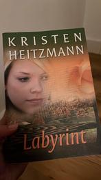 Kristen Heitzmann - Labyrint, Ophalen of Verzenden, Zo goed als nieuw, Kristen Heitzmann