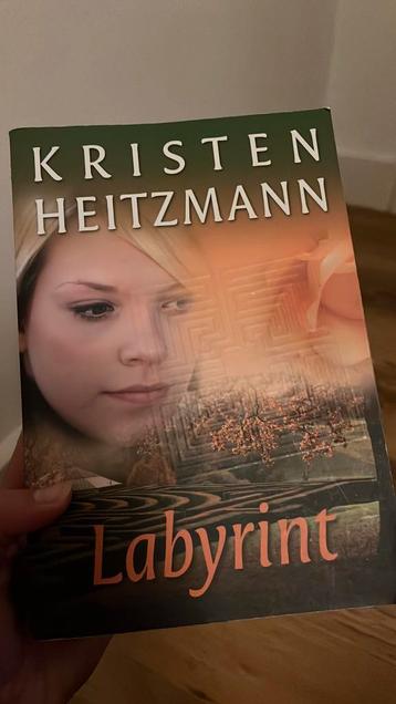 Kristen Heitzmann - Labyrint beschikbaar voor biedingen