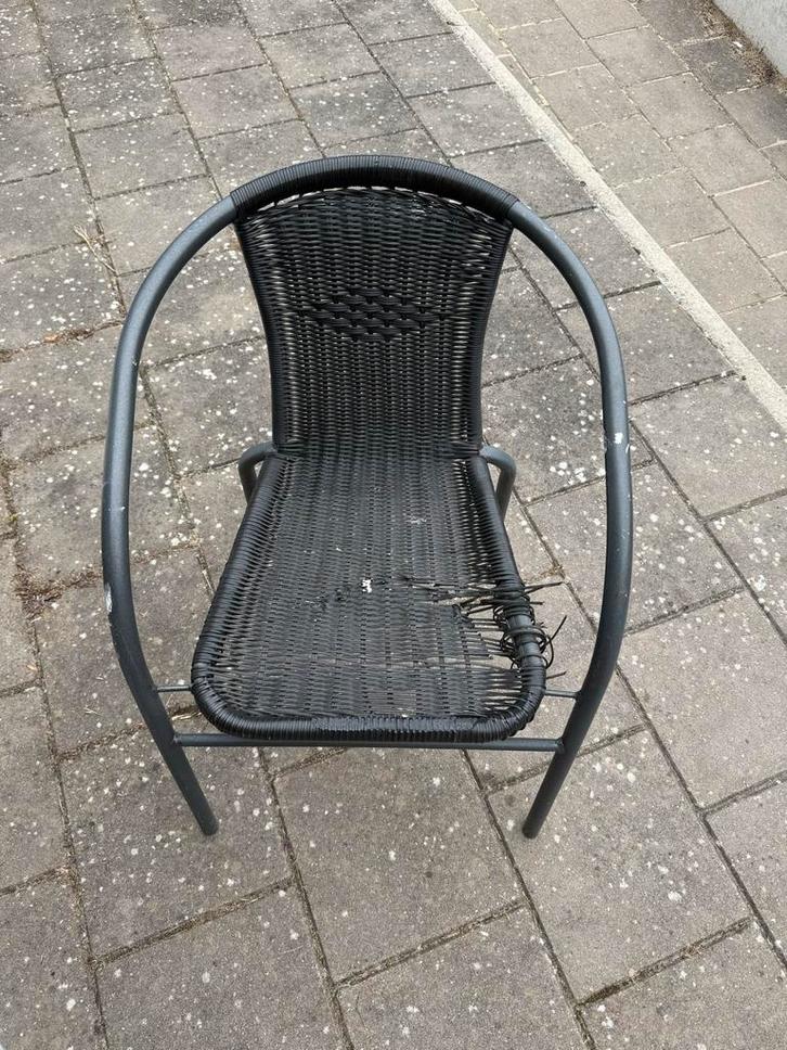 Zwarte Rotan Stoel - Gebruikt, Huis en Inrichting, Stoelen, Gebruikt, Eén, Metaal, Zwart, Ophalen
