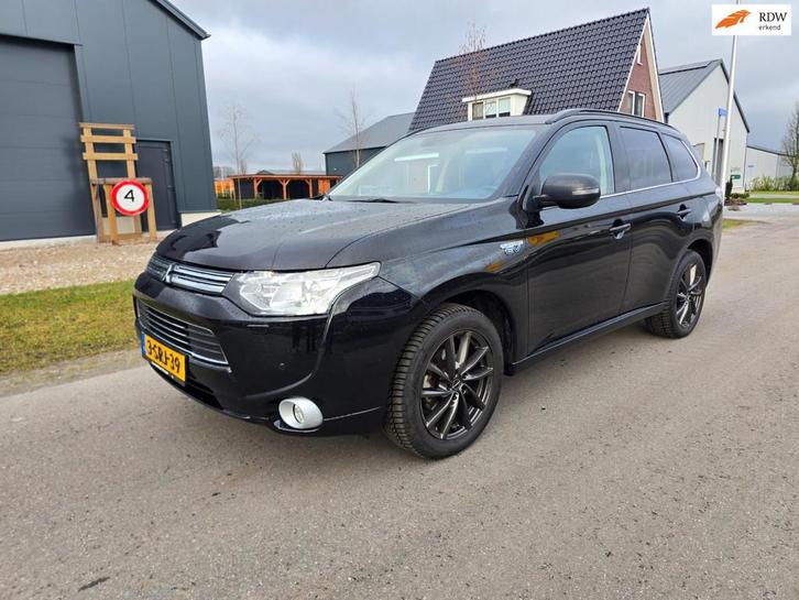 Mitsubishi Outlander 2.0 PHEV Instyle+, Auto's, Mitsubishi, Bedrijf, Te koop, Outlander, 4x4, ABS, Achteruitrijcamera, Adaptive Cruise Control