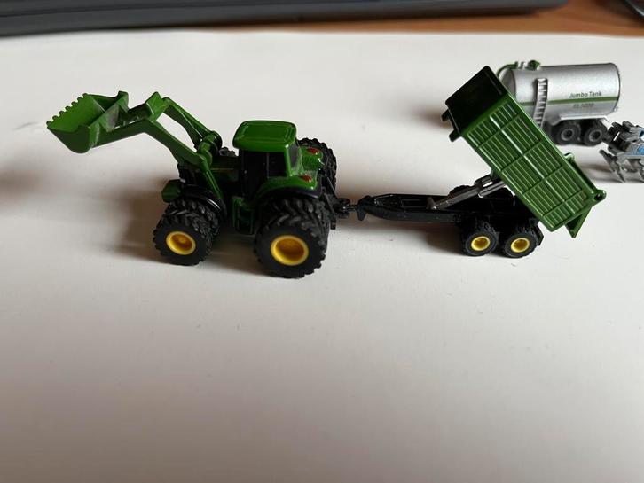 Mini John Deere tractor Bruder met aanhangers, Hobby en Vrije tijd, Modelauto's | Overige schalen, Zo goed als nieuw, Tractor of Landbouw