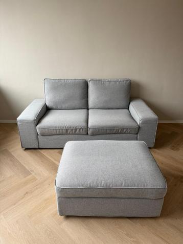 IKEA Kivik 2-zits bank en poef - afbeelding 1