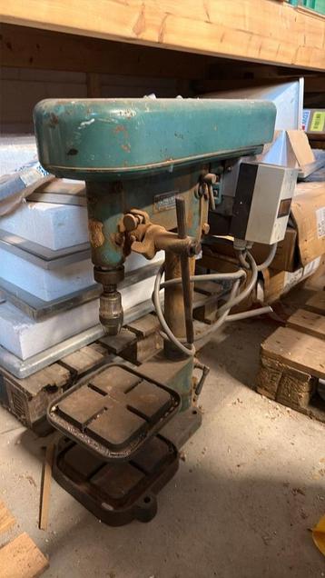 Kolomboormachine - Werkplaatsmachine beschikbaar voor biedingen