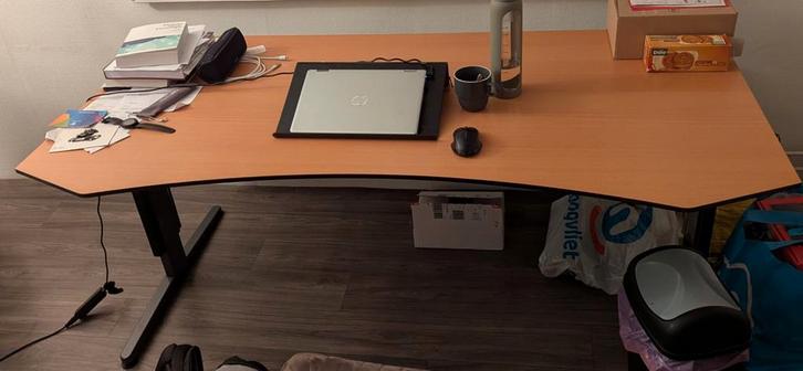 28 DECEMBER OPHALEN - Verstelbaar Bureau, Huis en Inrichting, Bureaus, Gebruikt, Bureau, In hoogte verstelbaar, Ophalen