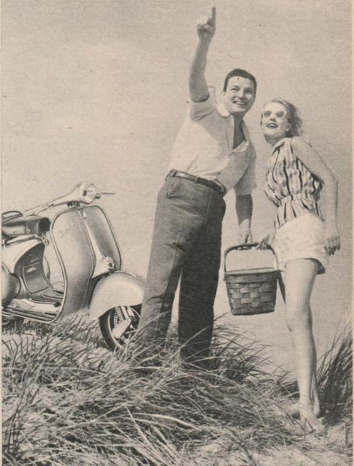 Retro reclame 1958 Vespa brommer u hebt nu de ruimte, Verzamelen, Retro, Overige typen, Verzenden