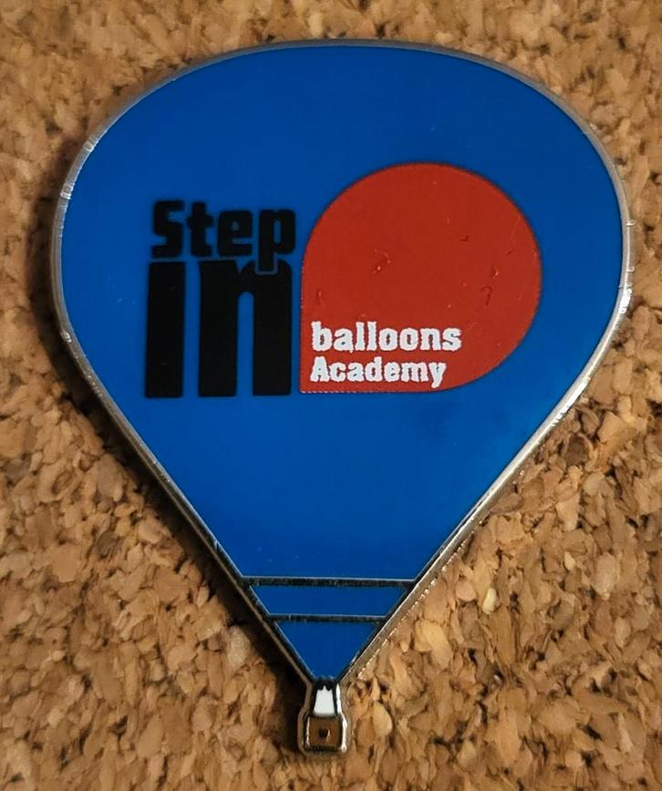 Ballonpin step in, Verzamelen, Speldjes, Pins en Buttons, Ophalen of Verzenden
